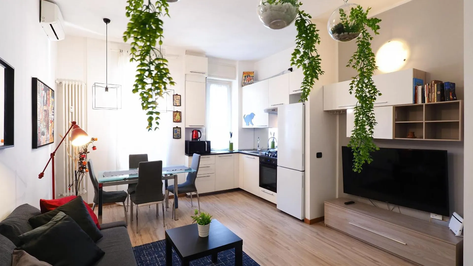 Primopiano - Palmaria Apartman Milánó