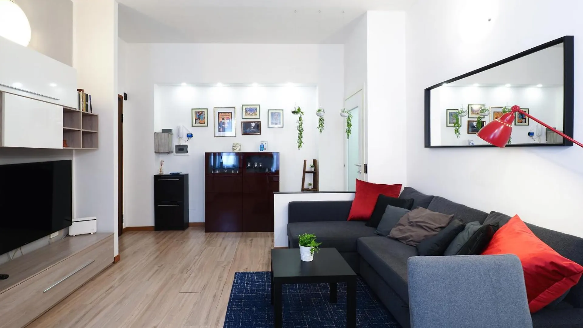 Primopiano - Palmaria Apartman Milánó