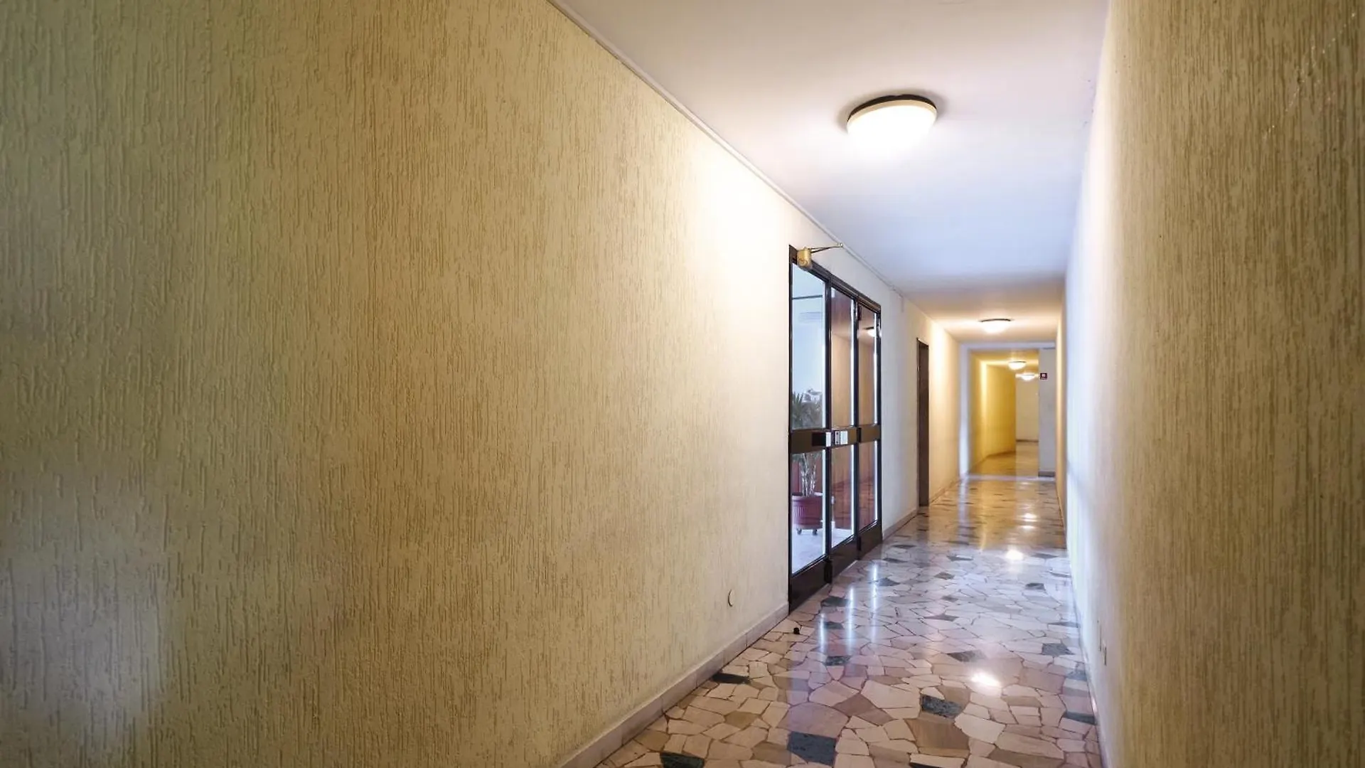Primopiano - Palmaria Apartman Milánó 0*,