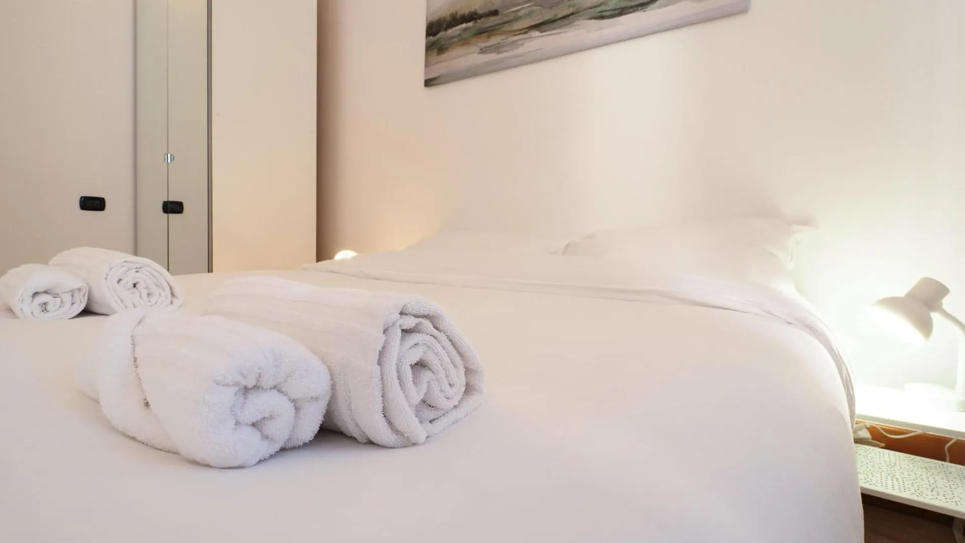 Primopiano - Palmaria Apartman Milánó